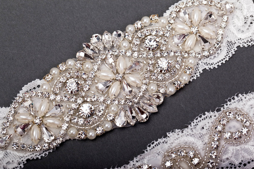 Vintage Lace and Pearl Wedding Garter Set