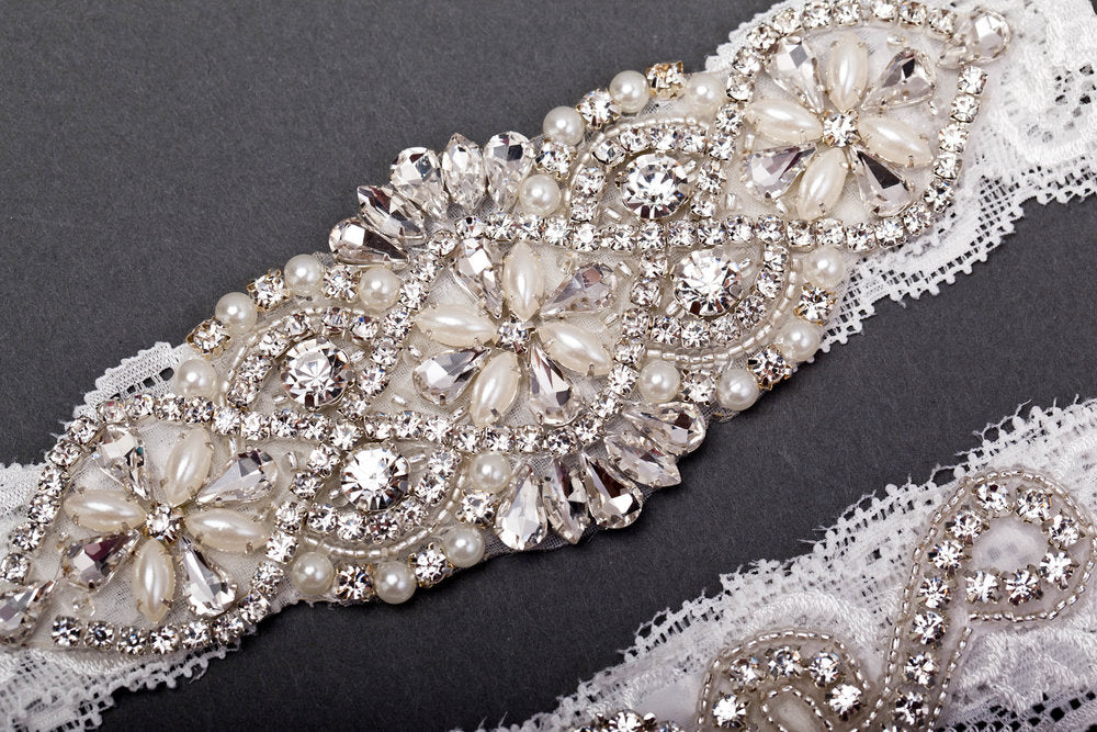 Vintage Lace and Pearl Wedding Garter Set