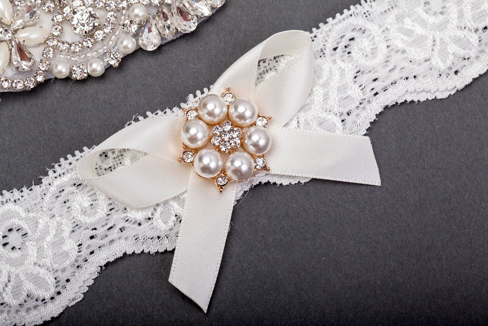 Vintage Pearl Wedding Garter Set